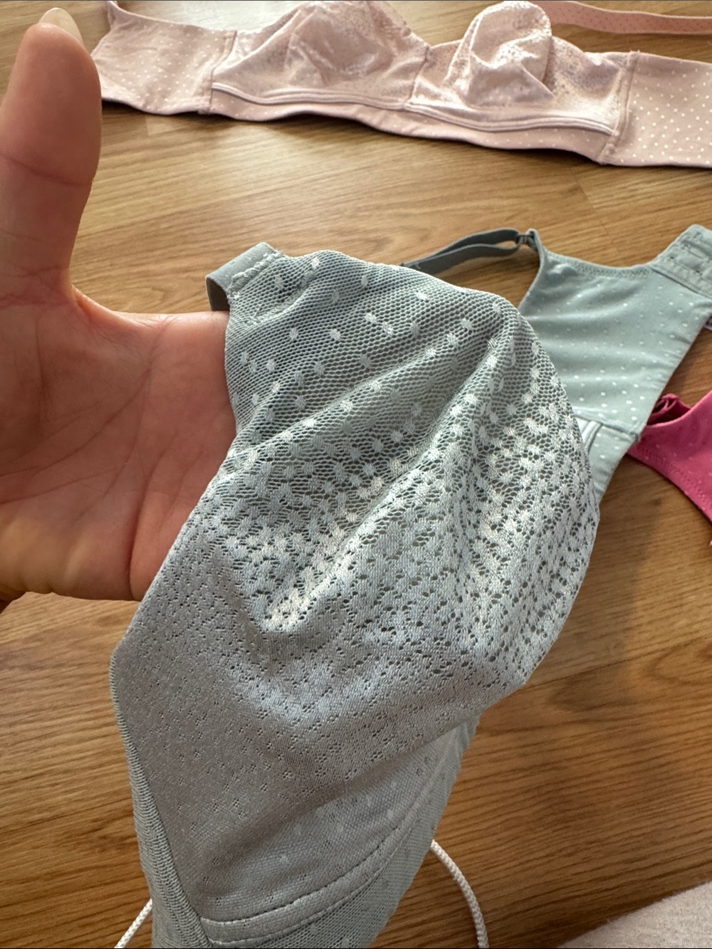 Wacoal Pack of 4 Soft Dotted Wireless Bras — Pink, Blue, Gray, Cream - Picture 4 of 6